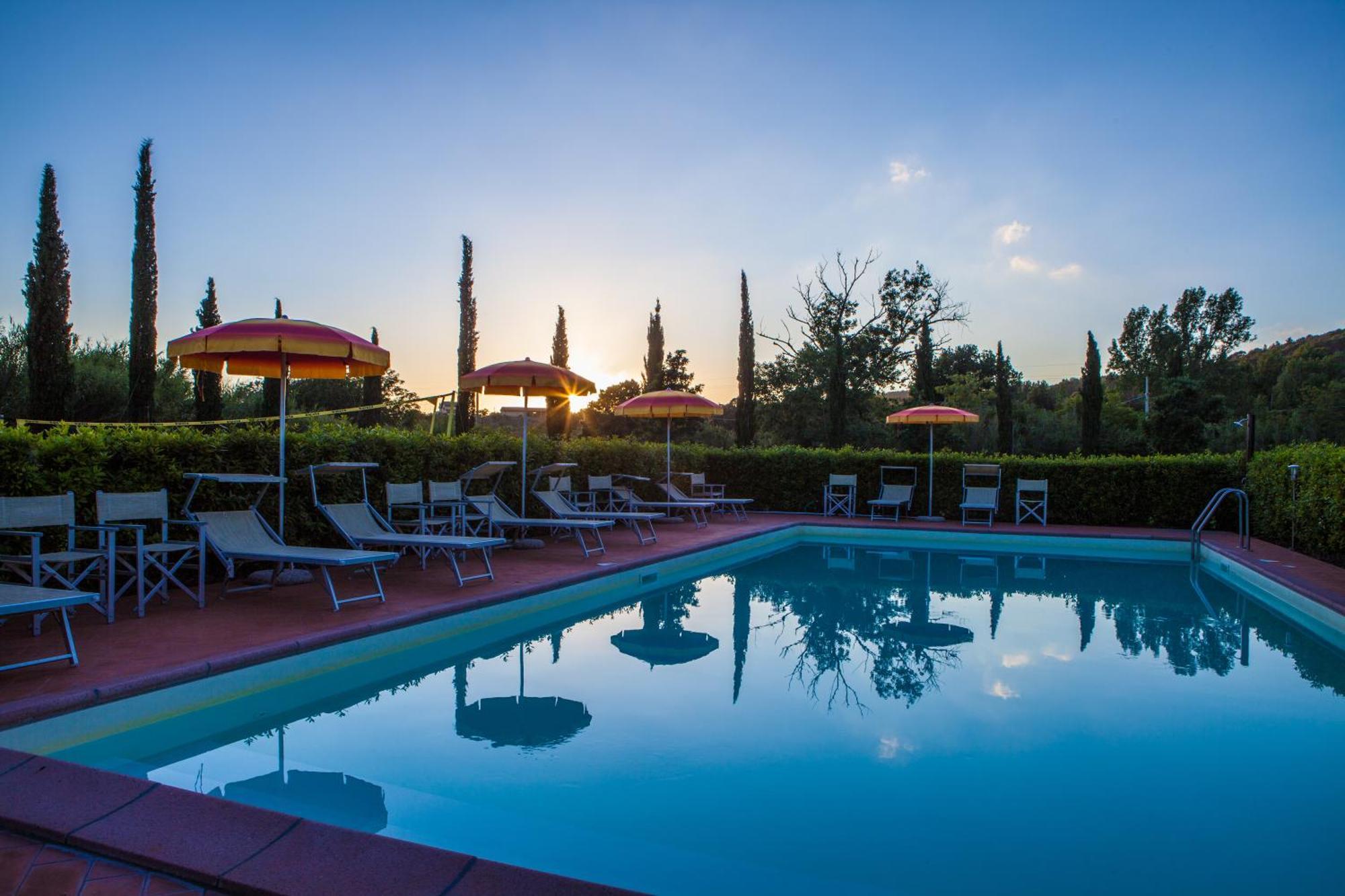 Casa Vacanze "Casale Al Pino" Riparbella Kültér fotó