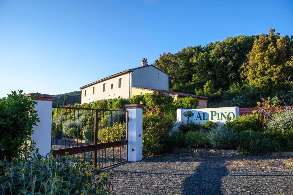 Casa Vacanze "Casale Al Pino" Riparbella Kültér fotó