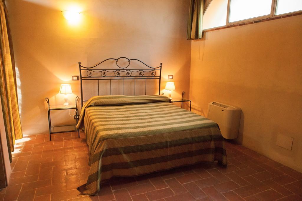 Casa Vacanze "Casale Al Pino" Riparbella Kültér fotó