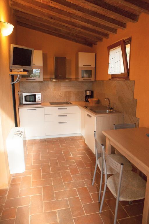 Casa Vacanze "Casale Al Pino" Riparbella Kültér fotó