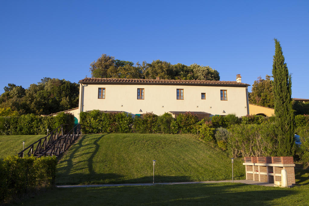 Casa Vacanze "Casale Al Pino" Riparbella Kültér fotó