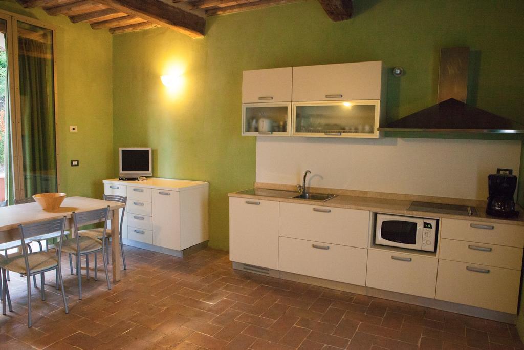 Casa Vacanze "Casale Al Pino" Riparbella Kültér fotó