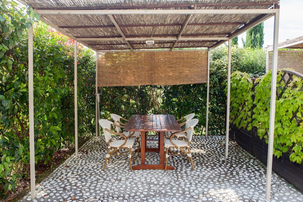 Casa Vacanze "Casale Al Pino" Riparbella Szoba fotó